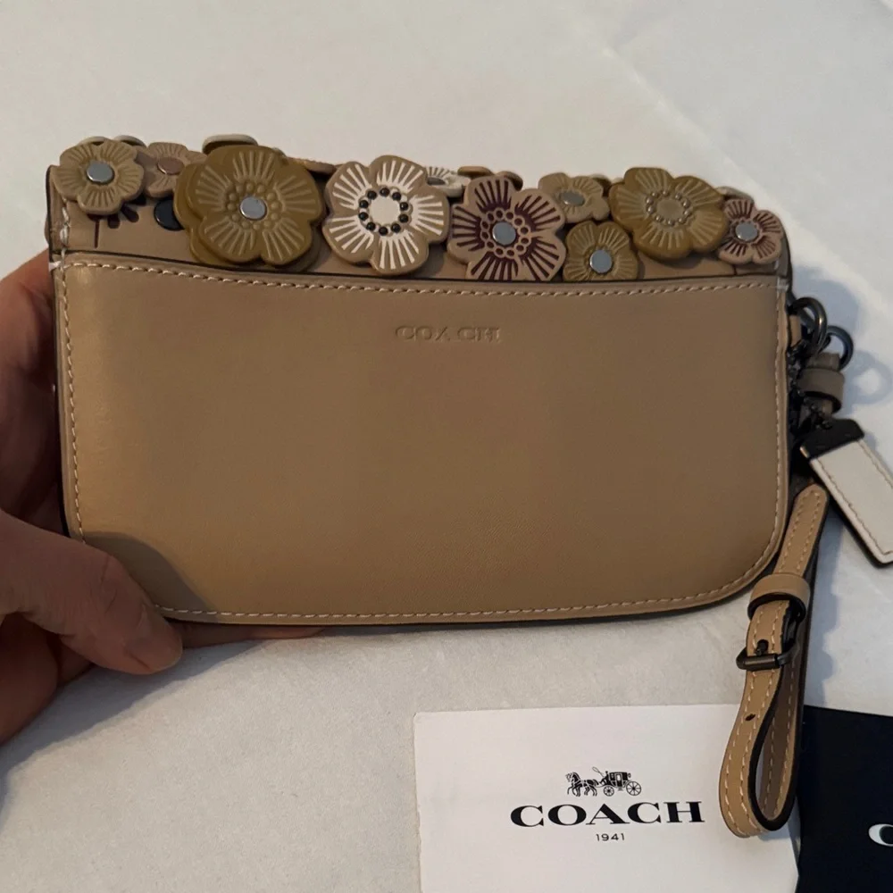 Coach 1941 Tea Rose Beechwood Wristlet